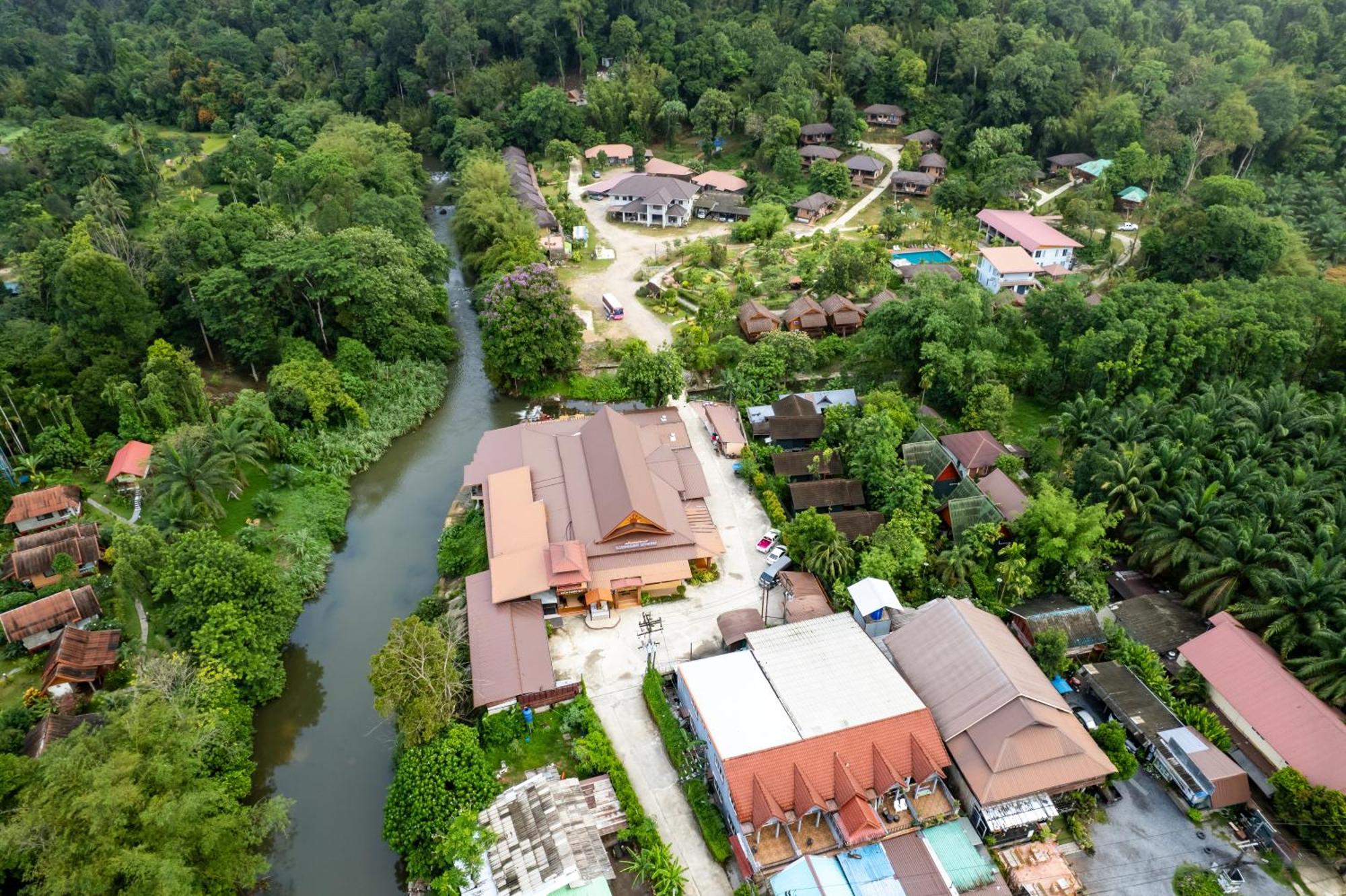Resort Khaosok Rainforest Khao Sok National Park
